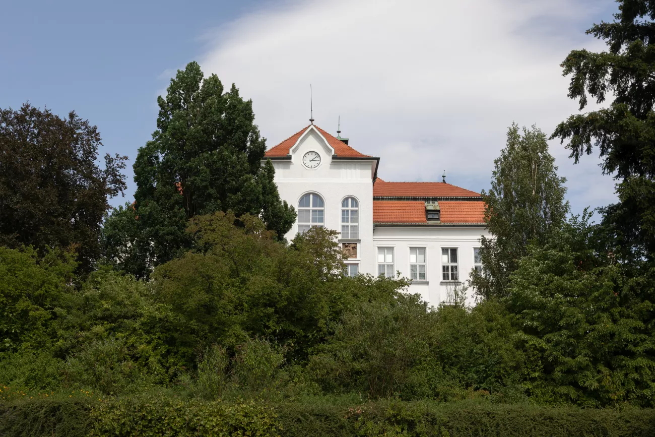 Obecná a měšťanská škola chlapecká se sokolovnou (Gymnázium)